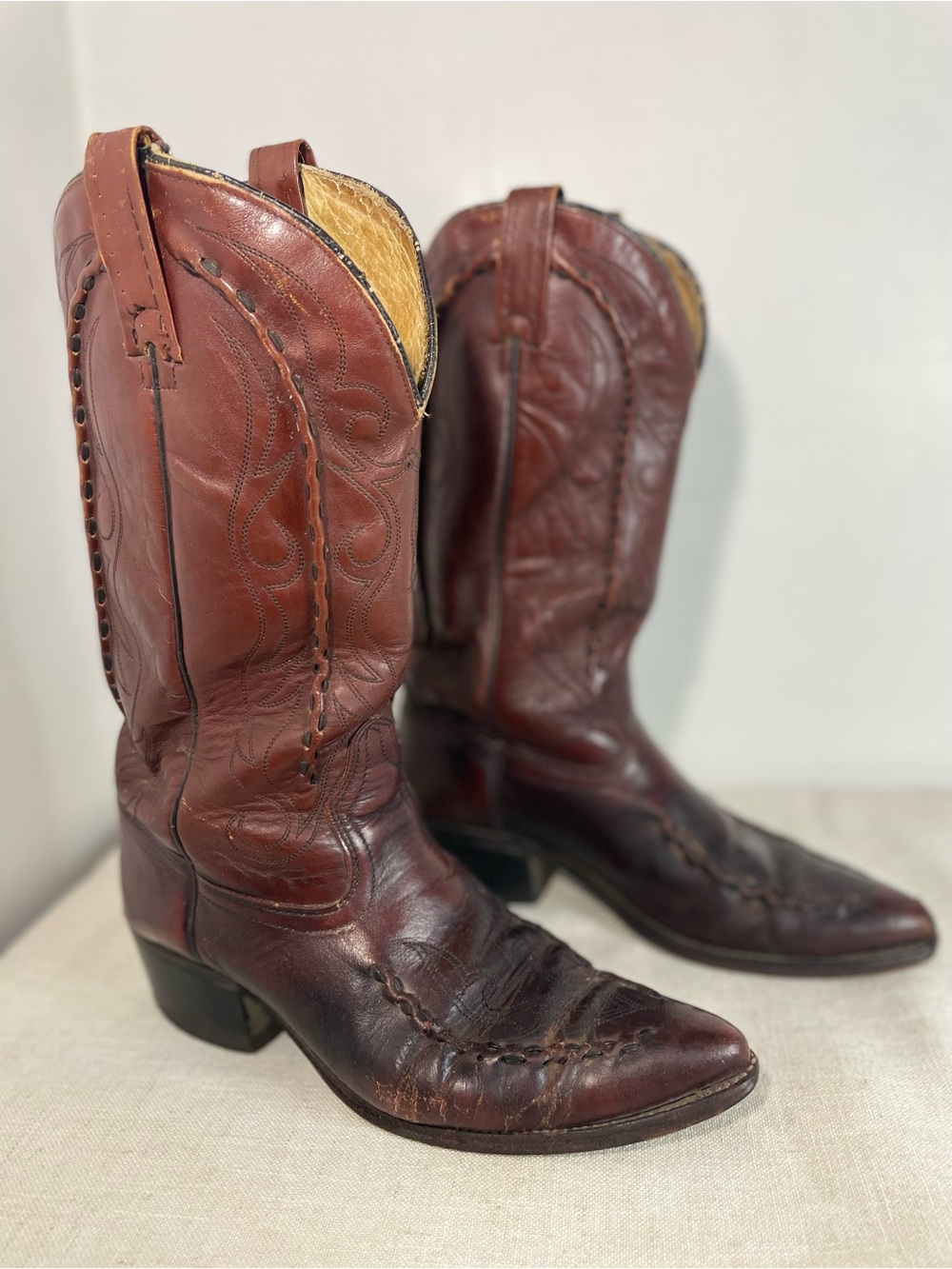 Vintage 1970s-80s Burgundy/Oxblood Acme Bucklace Western Cowboy Boots